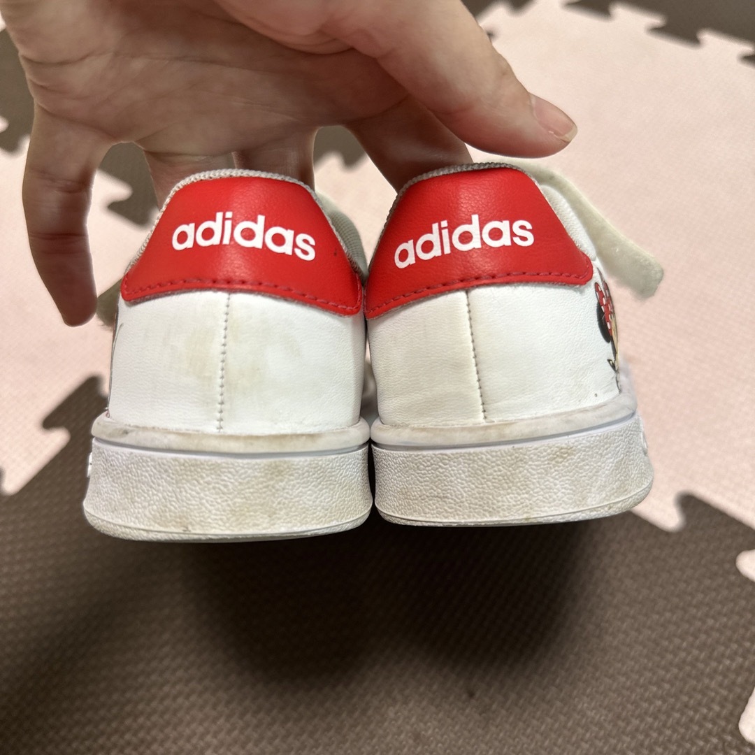 adidas(アディダス)のキッズスニーカー　17.5cm キッズ/ベビー/マタニティのキッズ靴/シューズ(15cm~)(スニーカー)の商品写真