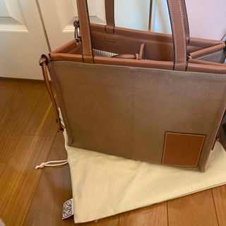 ロエベ(LOEWE)のLOEWE ロエベ　クッショントートバッグ　(トートバッグ)