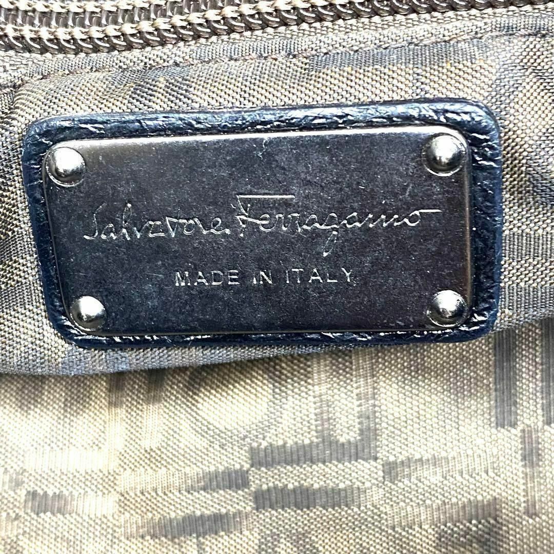 ferragamo ガンチーニ トートバック 5658