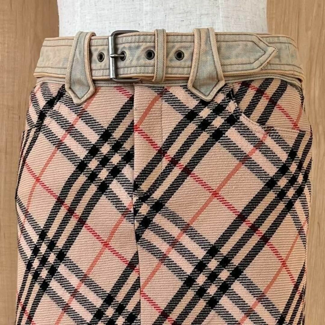 BURBERRY(バーバリー)のバーバリーロンドン　ブルーレーベルノバチェック　ウールスカート　ピンク レディースのスカート(ひざ丈スカート)の商品写真