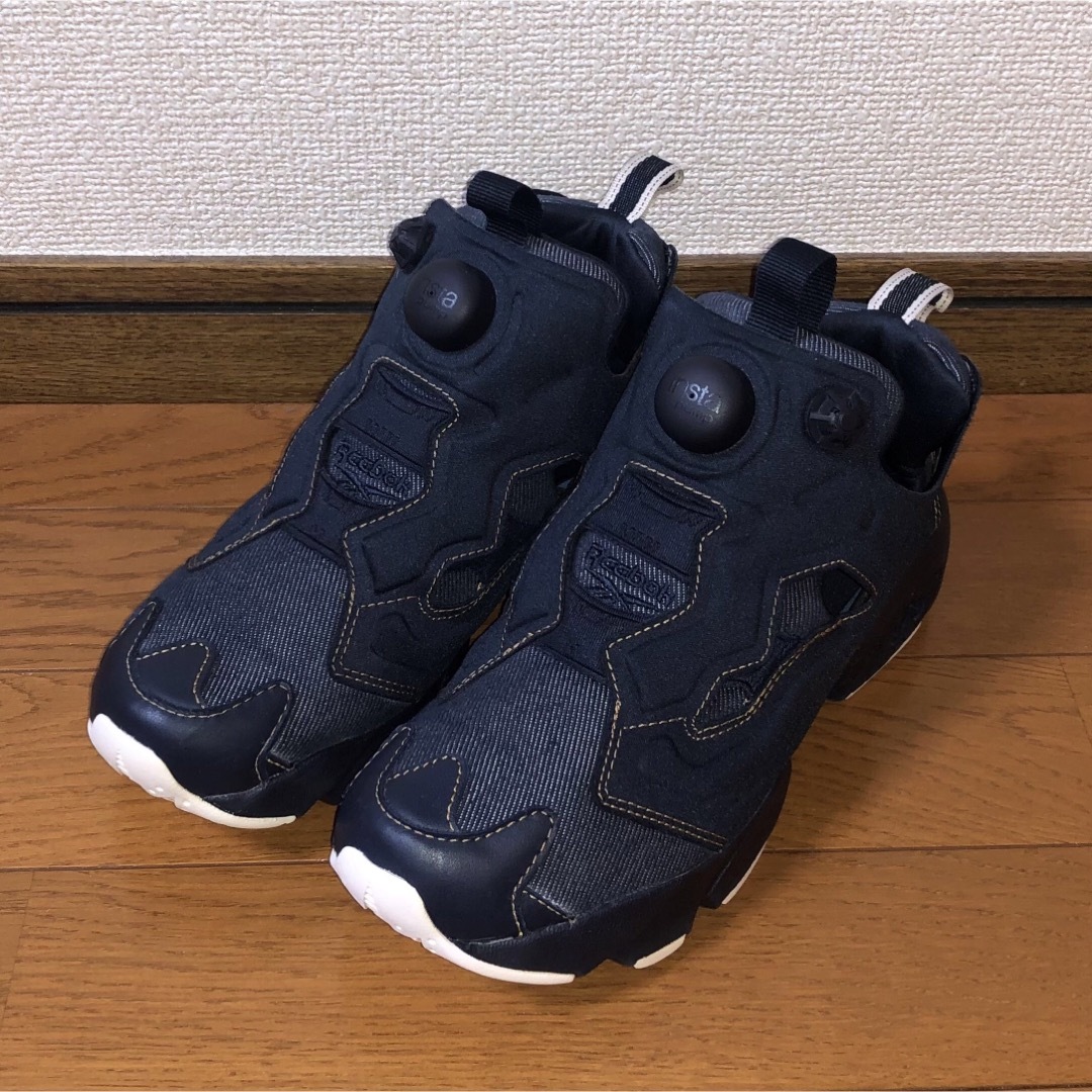 Reebok(リーボック)の23.5cm 良品 REEBOK INSTA PUMP FURY OG ネイビー レディースの靴/シューズ(スニーカー)の商品写真