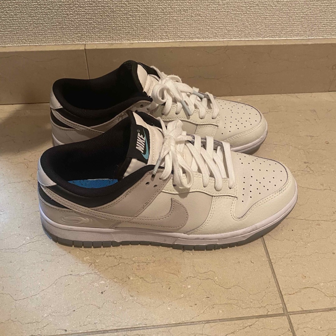 NIKE - NIKE DUNK low ナイキ ダンク LOW SE 27.5 28の通販 by くつく ...