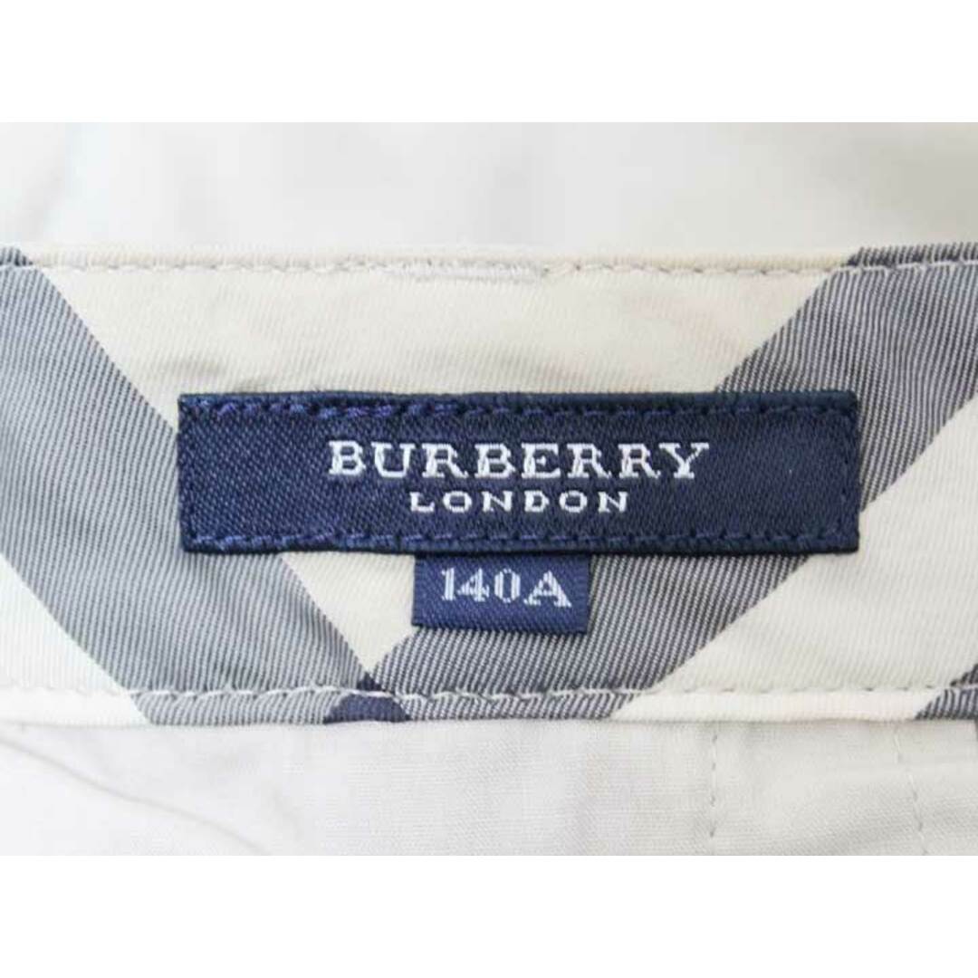 BURBERRY(バーバリー)の【値下げ!】《バーバリー/BURBERRY》140cm ロングパンツ/長ズボン ベージュ【中古】子供服 キッズ kids ジュニア 男の子 春秋 131032 キッズ/ベビー/マタニティのキッズ服女の子用(90cm~)(パンツ/スパッツ)の商品写真