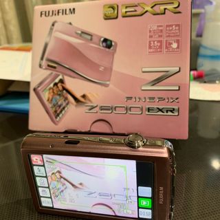 フジフイルム(富士フイルム)のFINEPIX Z800EXR PINK☆(コンパクトデジタルカメラ)