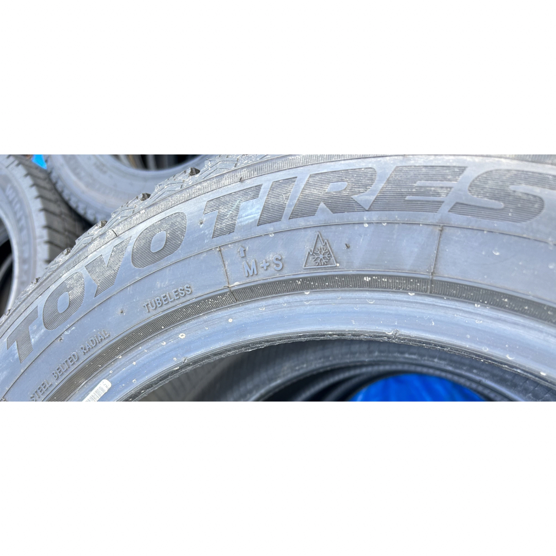 トーヨータイヤ - TOYO TIRES 215/55R17 22年製+21年製 スタッドレス