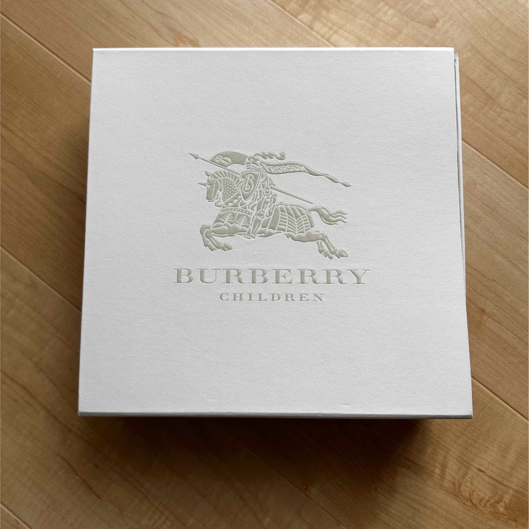 BURBERRY(バーバリー)のBurberry バーバリー ポンチョ キッズ/ベビー/マタニティのベビー服(~85cm)(ジャケット/コート)の商品写真