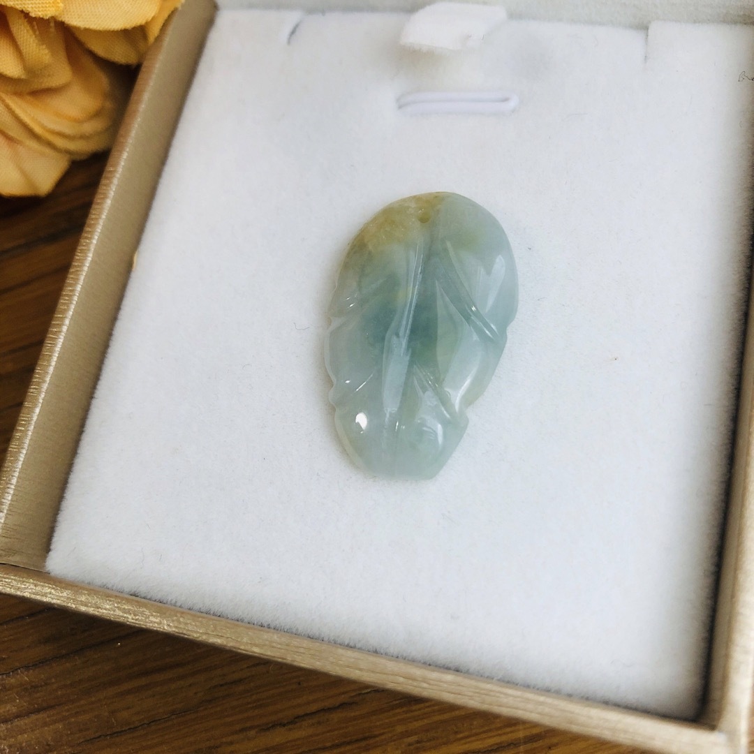 特価 本翡翠 リーフ 葉っぱ ネックレストップの通販 by 唯の宝箱〜鑑定