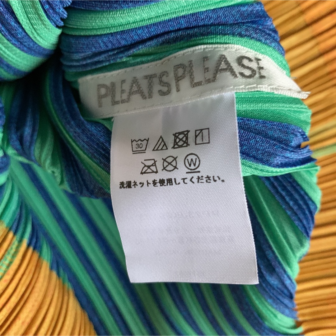 PLEATS PLEASE ISSEY MIYAKE(プリーツプリーズイッセイミヤケ)のプリーツプリーツストライプトップスサイズ3 レディースのトップス(シャツ/ブラウス(半袖/袖なし))の商品写真