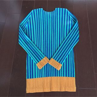 プリーツプリーズイッセイミヤケ(PLEATS PLEASE ISSEY MIYAKE)のプリーツプリーツストライプトップスサイズ3(シャツ/ブラウス(半袖/袖なし))