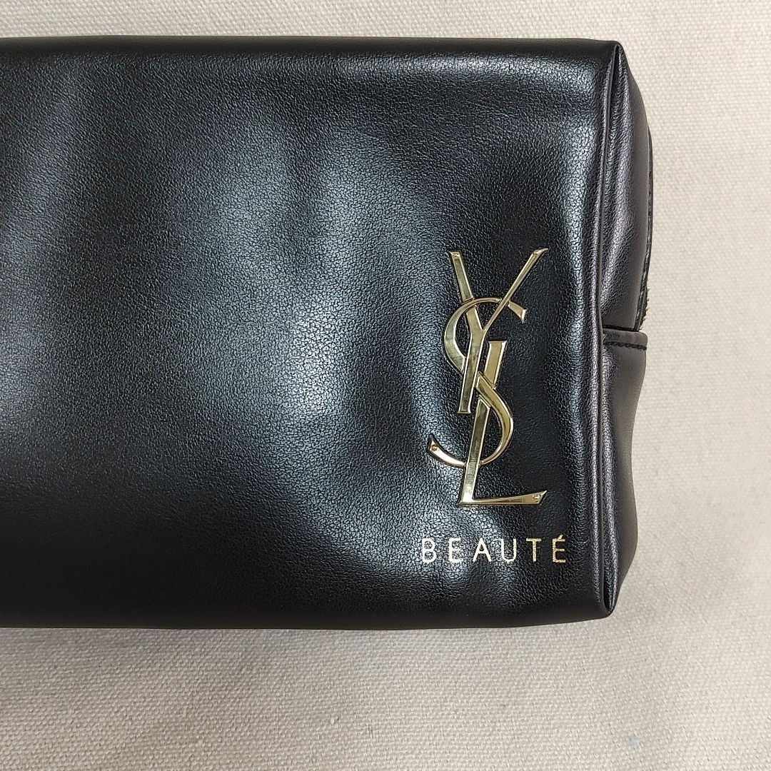 Yves Saint Laurent - 新品 イヴサンローラン ノベルティ ポーチ