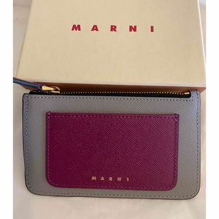 マルニ(Marni)のマルニ MARNI  カードケース フラグメントケース　プラム　グレー　 (名刺入れ/定期入れ)