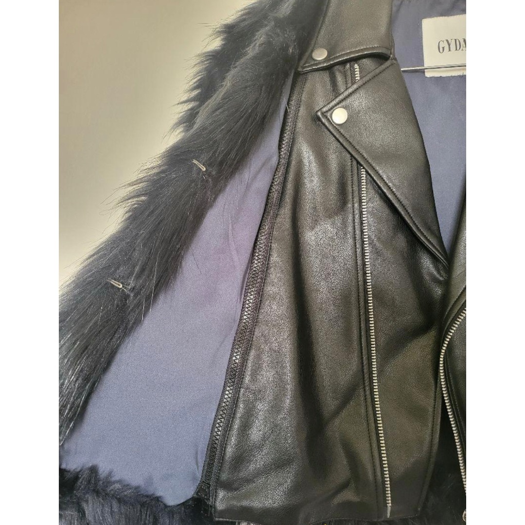 GYDA(ジェイダ)のレイヤードエコファーライダースジャケット レディースのジャケット/アウター(ライダースジャケット)の商品写真