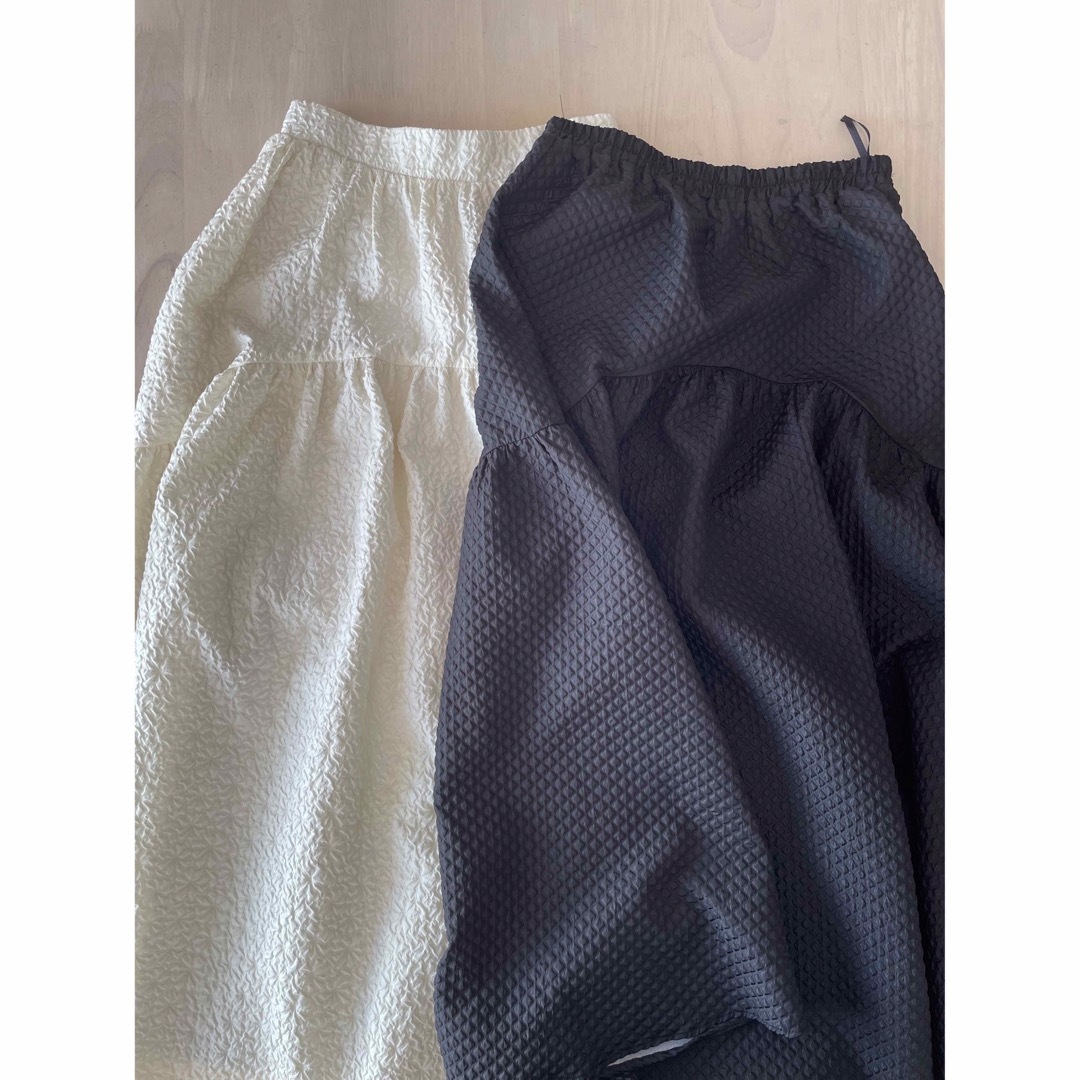 しまむら(シマムラ)のエンボススカート　しまむら　2色販売 レディースのスカート(ロングスカート)の商品写真