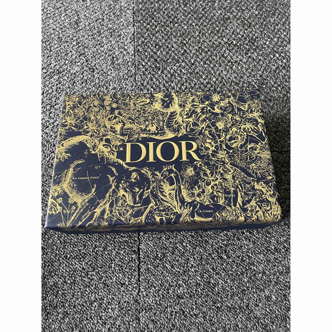 Dior(ディオール)のDior ディオール　限定　箱　ボックス　 小物入れ 箱 インテリア/住まい/日用品の収納家具(ケース/ボックス)の商品写真