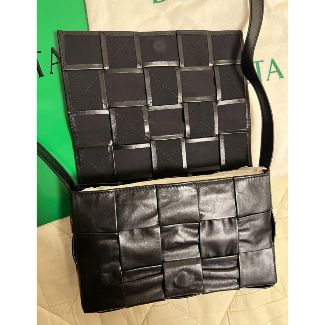 未使用に近いBOTTEGA VENETA(ボッテガ)カセットバッグ