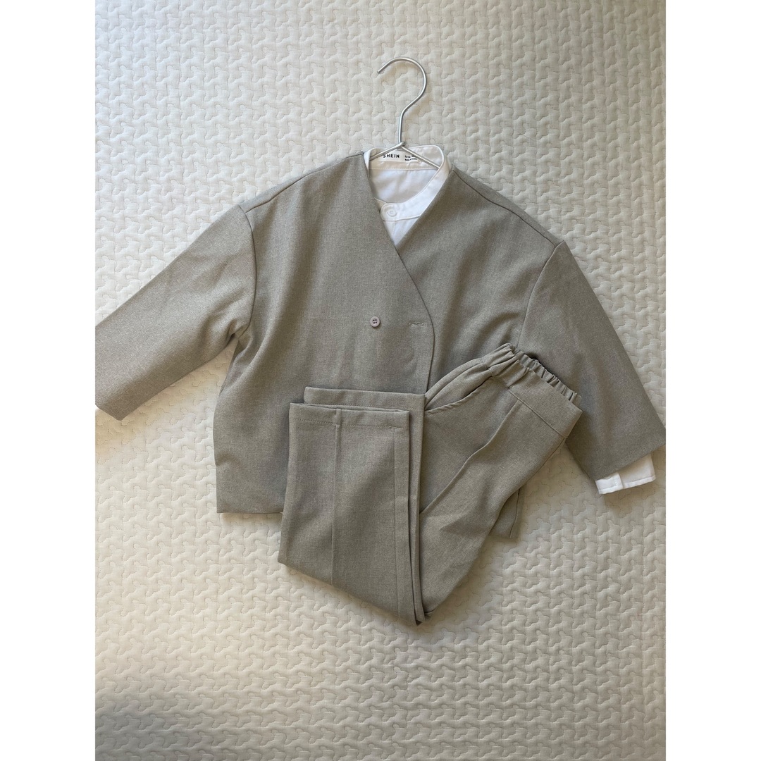 riziere - リジェール スーツ セットアップ&ノーカラーの白シャツ付き