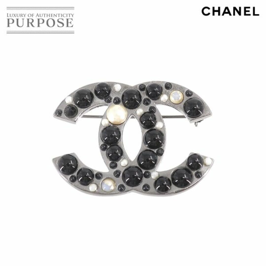 CHANEL(シャネル)の新品同様 シャネル CHANEL ココマーク フェイクパール ブローチ シルバー ブラック 03A アクセサリー VLP 90208344 レディースのアクセサリー(ブローチ/コサージュ)の商品写真