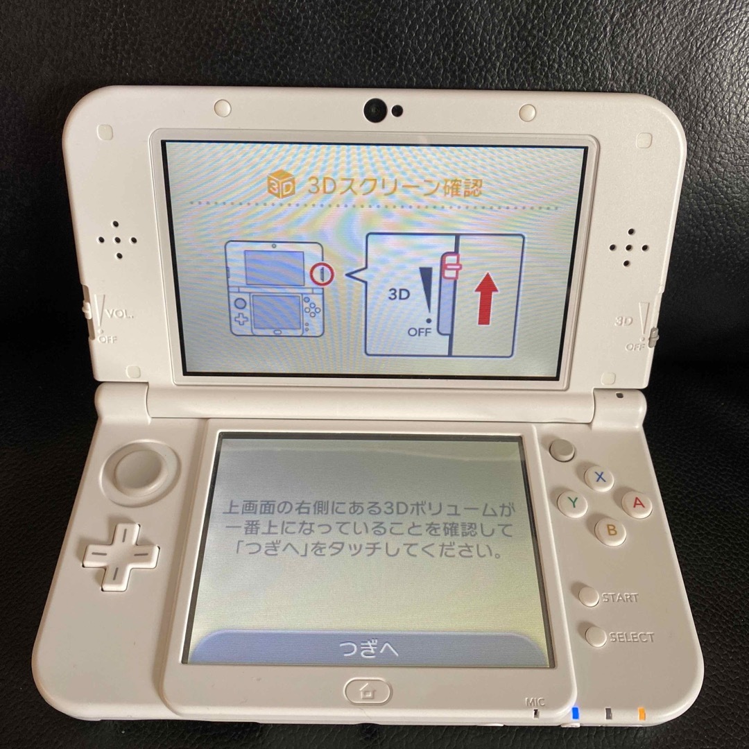 New Nintendo 3DSLL 本体と充電ケーブル
