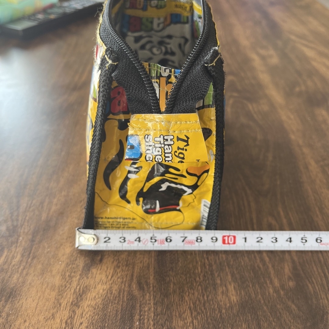 阪神タイガース(ハンシンタイガース)の阪神タイガース　ポーチ スポーツ/アウトドアの野球(記念品/関連グッズ)の商品写真