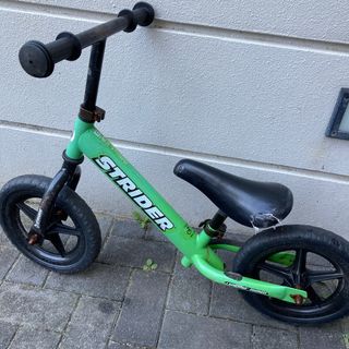 キッズ用ランニングバイク ストライダー(自転車)