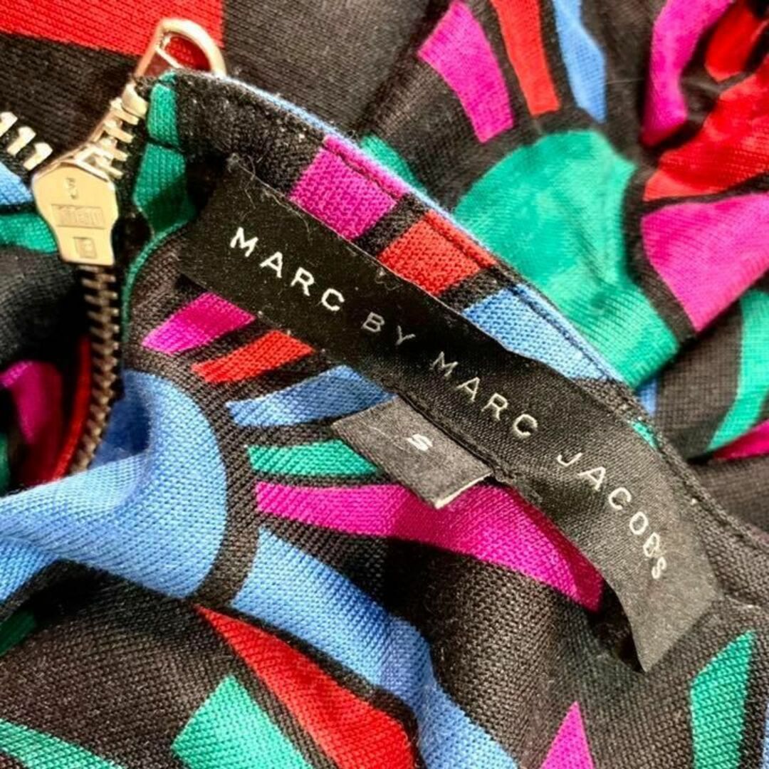 MARC BY MARC JACOBS(マークバイマークジェイコブス)のMARC BY MARC JACOBS マークジェイコブス 花柄膝丈ワンピース2 レディースのワンピース(ひざ丈ワンピース)の商品写真