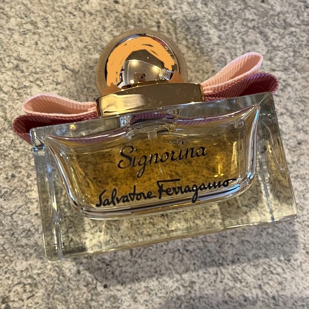 Salvatore Ferragamo(サルヴァトーレフェラガモ)のサルバトーレ フェラガモ signorina シニョリーナ オードトワレ コスメ/美容の香水(香水(女性用))の商品写真