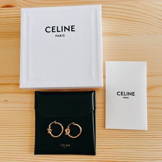 セリーヌ(celine)の【専用】CELINE ノット スモールフープ ゴールドフィニッシュ ブラス (ピアス)