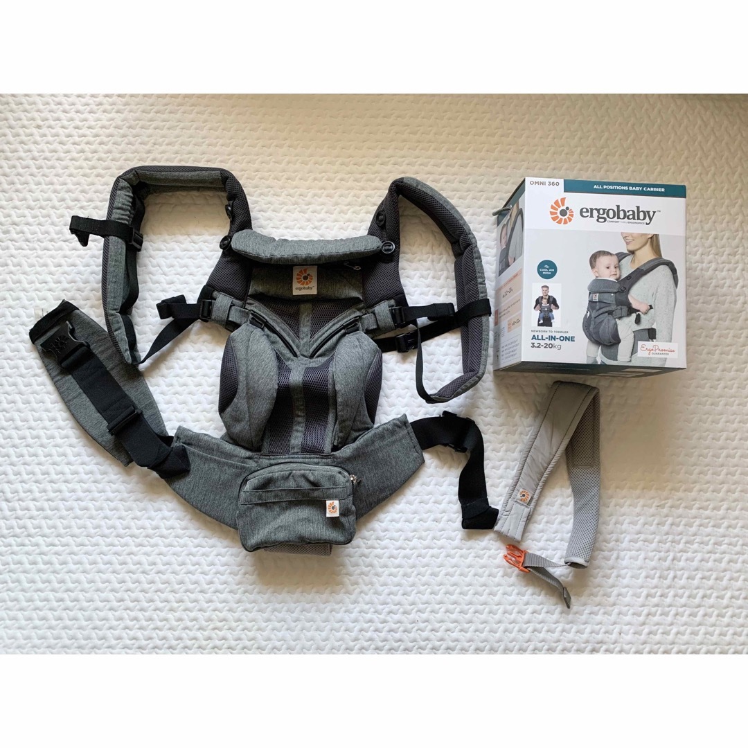 Ergobaby(エルゴベビー)の【エルゴベビー】オムニ360 クールエアー(グレー) キッズ/ベビー/マタニティの外出/移動用品(抱っこひも/おんぶひも)の商品写真