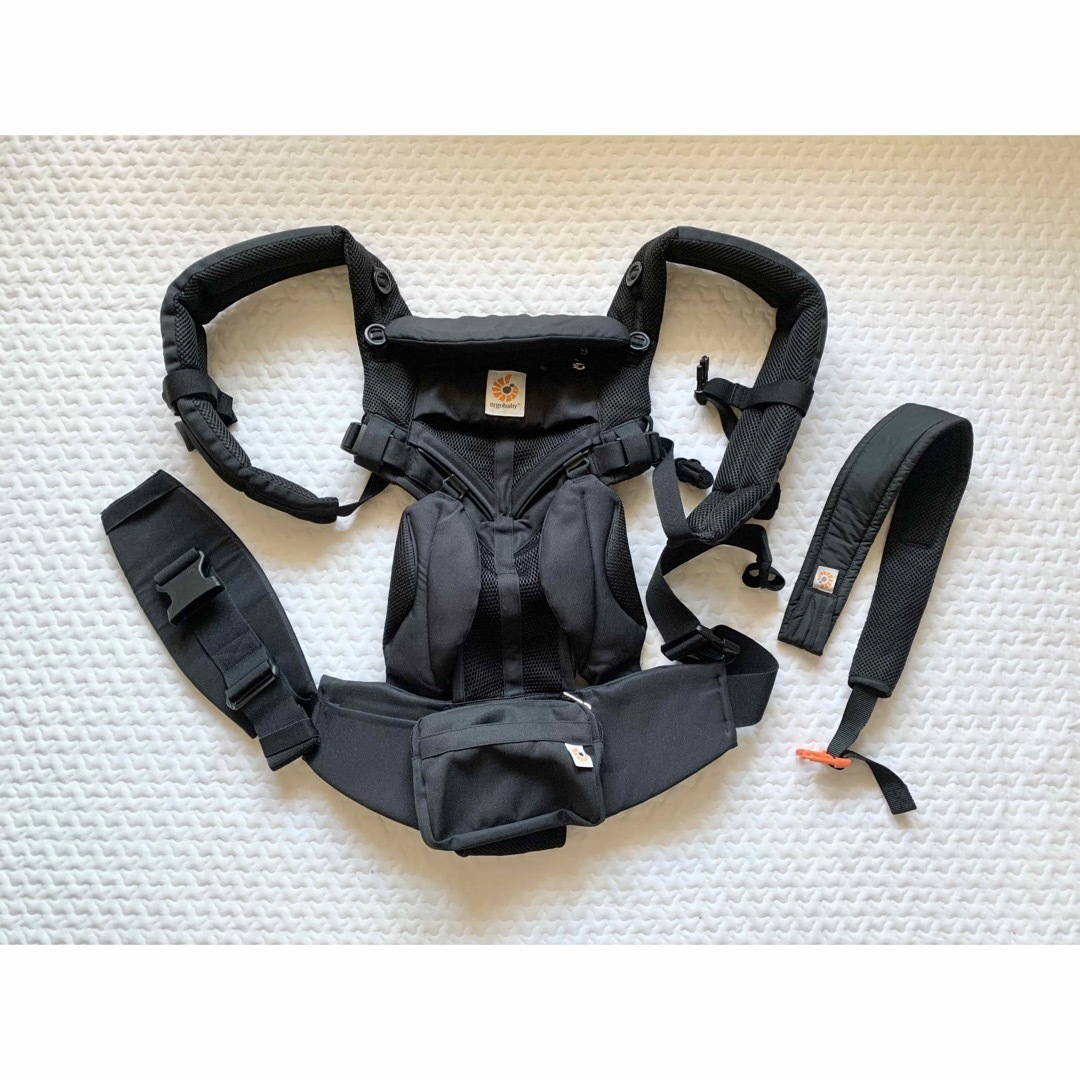 Ergobaby(エルゴベビー)の【エルゴベビー】オムニ360 クールエアー (ブラック) キッズ/ベビー/マタニティの外出/移動用品(抱っこひも/おんぶひも)の商品写真