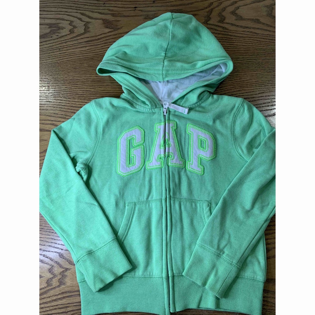 GAP Kids(ギャップキッズ)のギャップ　パーカー　120 GAP キッズ/ベビー/マタニティのキッズ服女の子用(90cm~)(その他)の商品写真