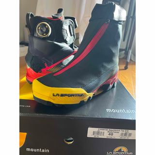 スポルティバ(LA SPORTIVA)のスポルティバ エクイリビウムTOP GTX （Black / Yellow）(登山用品)