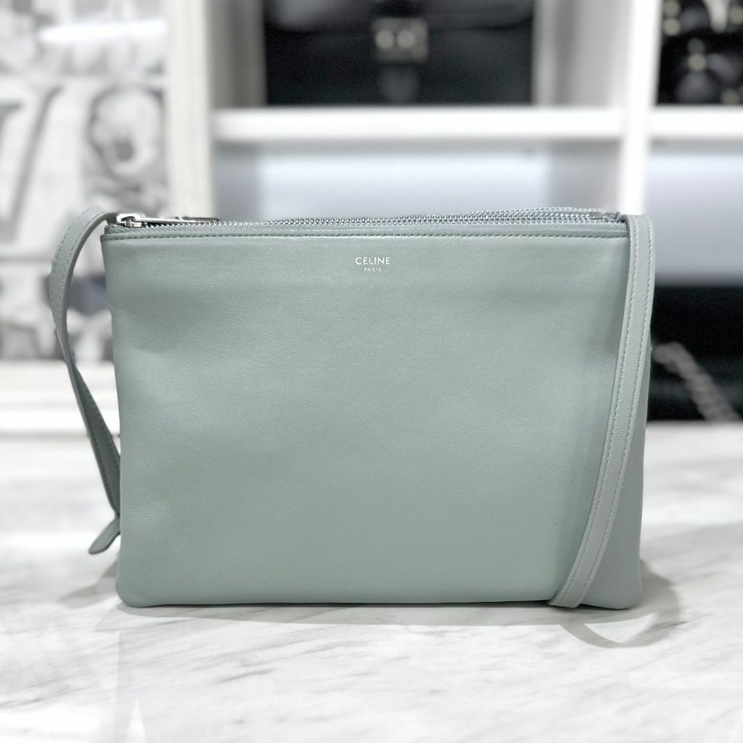 celine(セリーヌ)の美品☆　セリーヌ　トリオ　ラージ　ブルーグレー　ショルダーバッグ　2019年 レディースのバッグ(ショルダーバッグ)の商品写真