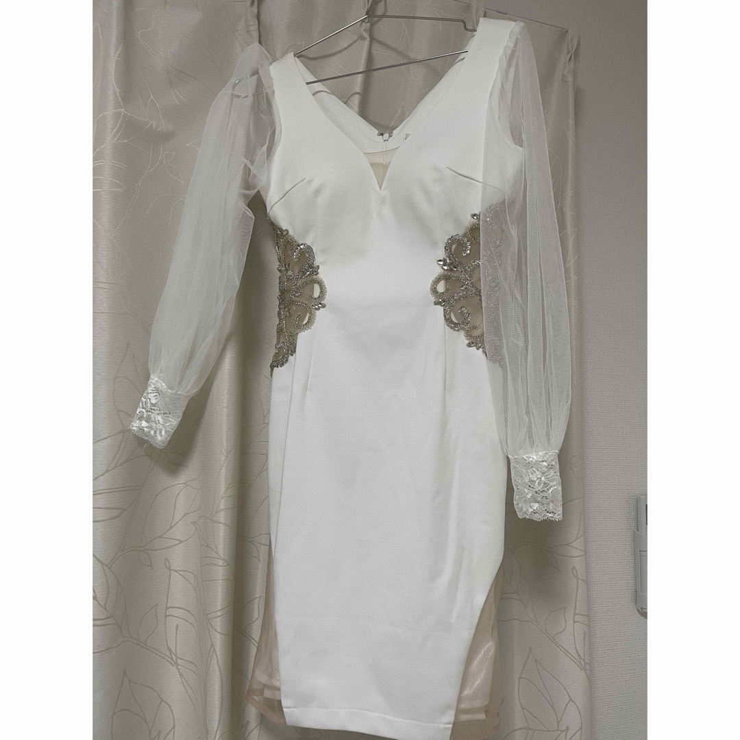 JEWELS(ジュエルズ)のワンカラーサイドシアービジューチュール袖ドレス レディースのフォーマル/ドレス(ミニドレス)の商品写真