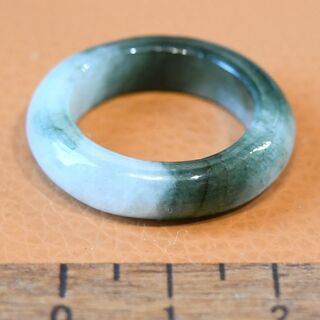 J1032　ヒスイ　翡翠　リング　指輪　18.5号　ミャンマー　ジェイド　ジェダ(リング(指輪))