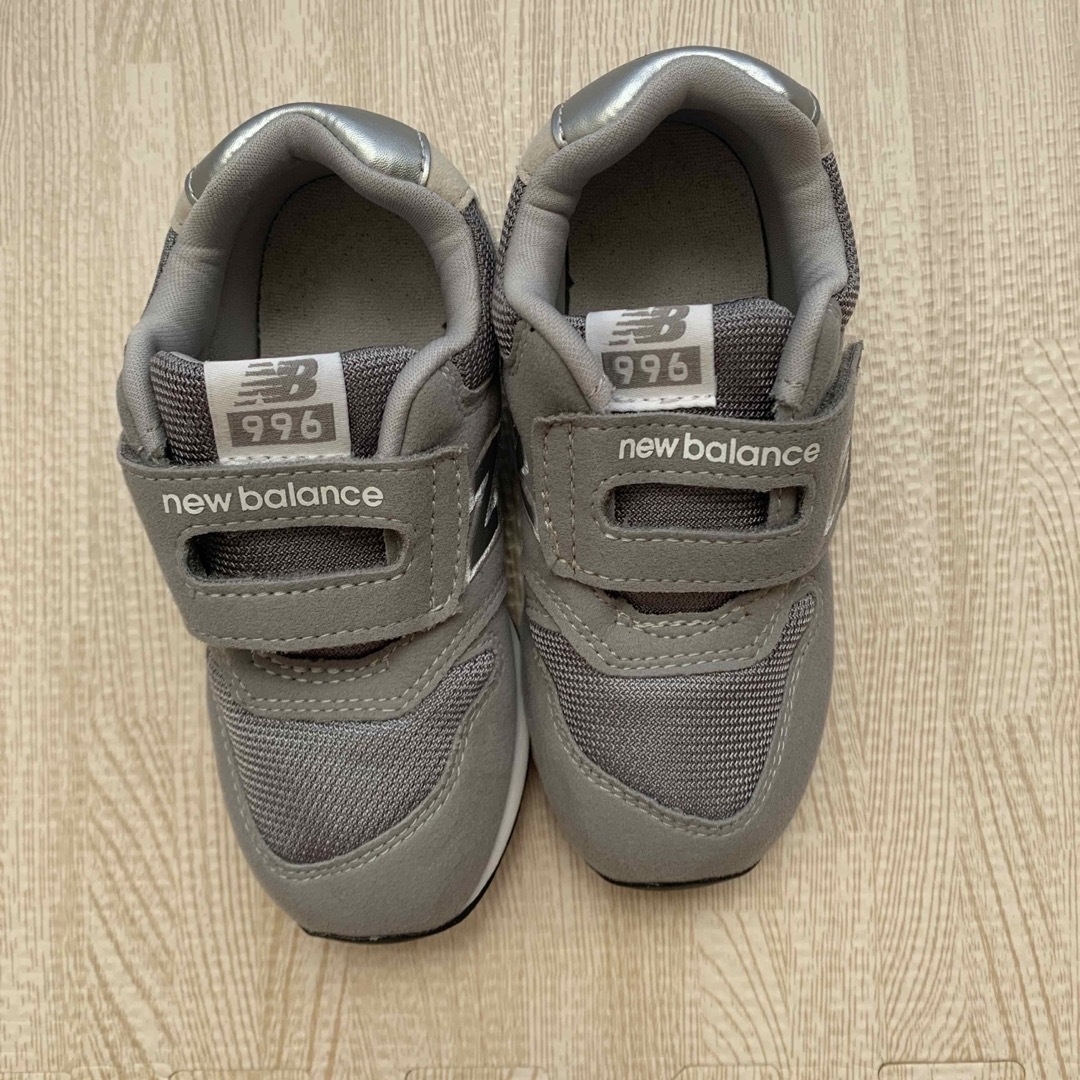 996（New Balance）(キュウキュウロク)のニューバランス996 kids 16.5センチ グレー キッズ/ベビー/マタニティのキッズ靴/シューズ(15cm~)(スニーカー)の商品写真