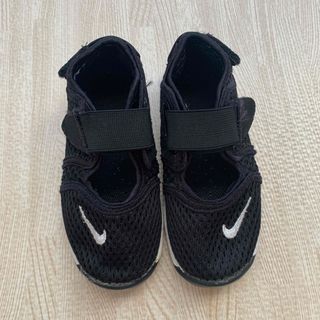 ナイキ(NIKE)のNIKE エアリフト kids 15センチ BLACK(スニーカー)