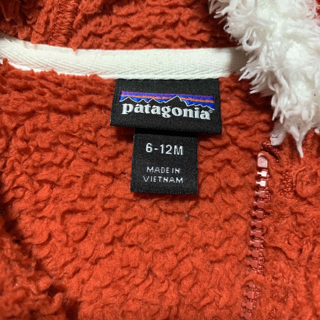 patagonia(パタゴニア)のパタゴニア　ボアフリースパーカー　6-12m 赤 レッド 女の子　80cm  キッズ/ベビー/マタニティのベビー服(~85cm)(ジャケット/コート)の商品写真