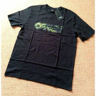 オークリー(Oakley)の【新品/送料込】S★アメリカ購入Oakley/オークリー BK 胸ロゴTシャツ★(Tシャツ/カットソー(半袖/袖なし))