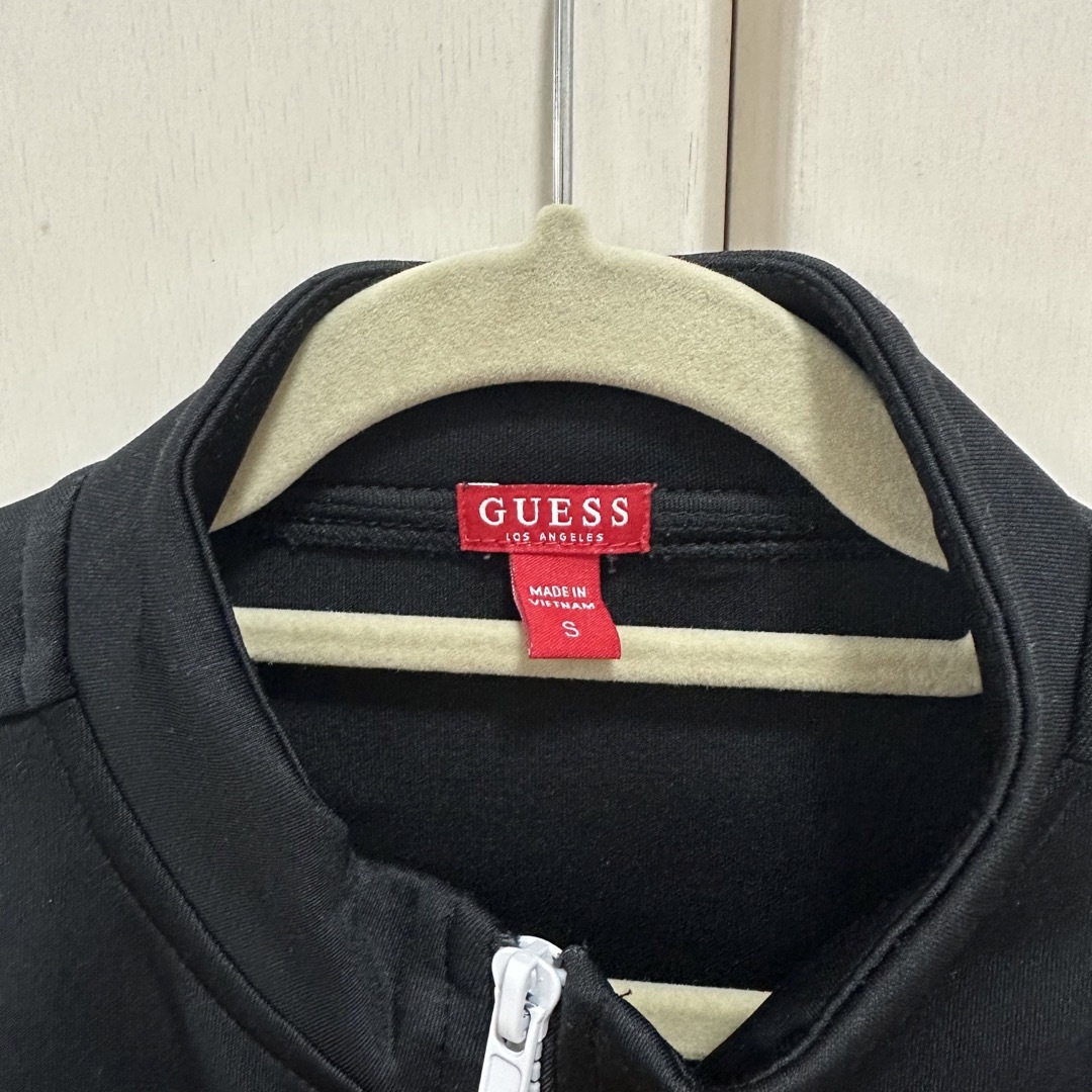 GUESS(ゲス)のguess トラックジャケット レディースのトップス(パーカー)の商品写真