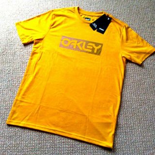 オークリー(Oakley)の【新品/送料込】S★アメリカ購入Oakley/オークリー YE 胸ロゴTシャツ★(Tシャツ/カットソー(半袖/袖なし))