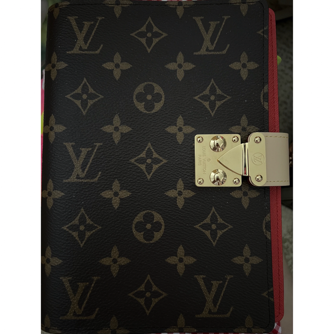 LV クヴェルテュール・カルネ ポール-