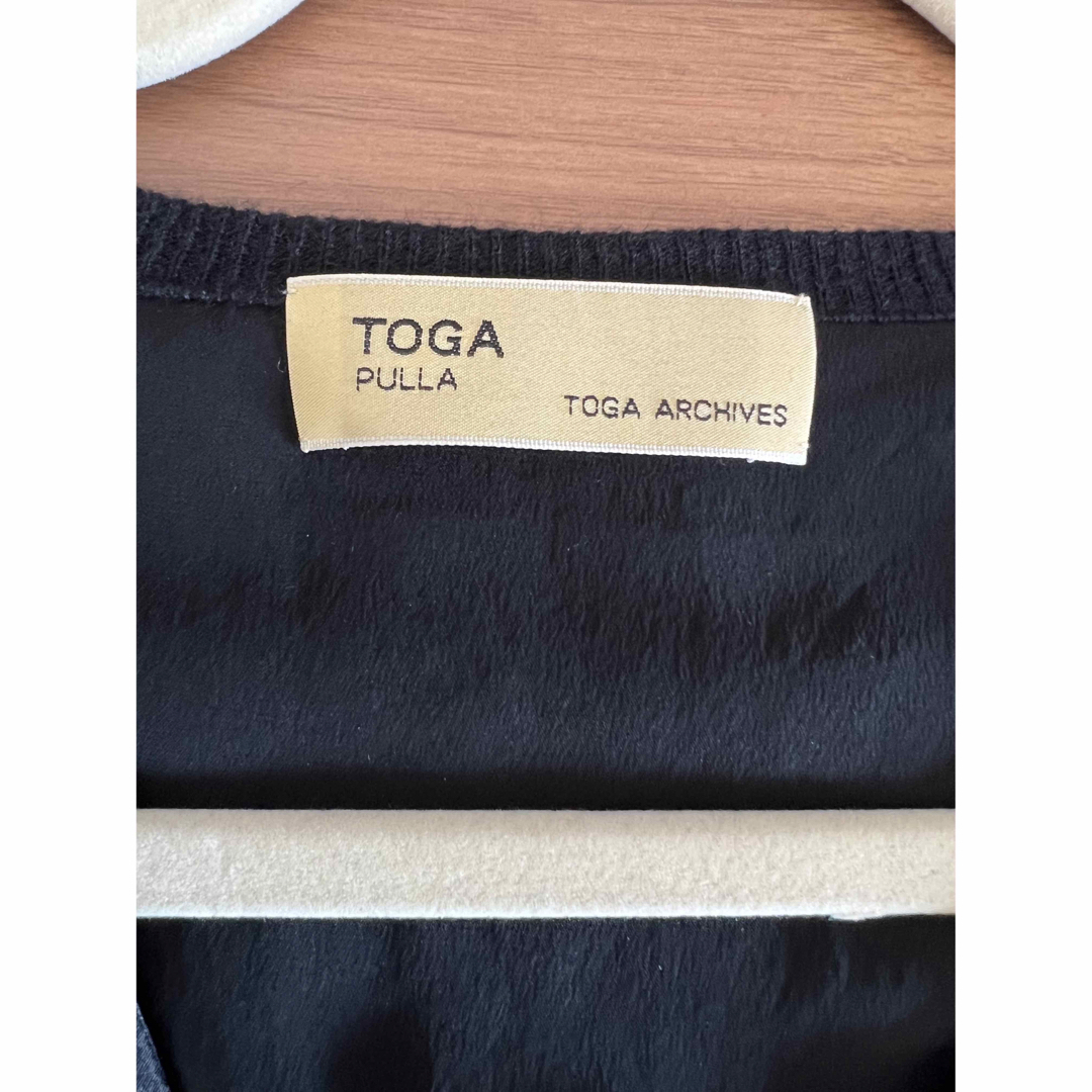 TOGA(トーガ)のTOGA PULLA/トーガプルラ　トーガ アンダードレスニット　ワンピース レディースのワンピース(ひざ丈ワンピース)の商品写真