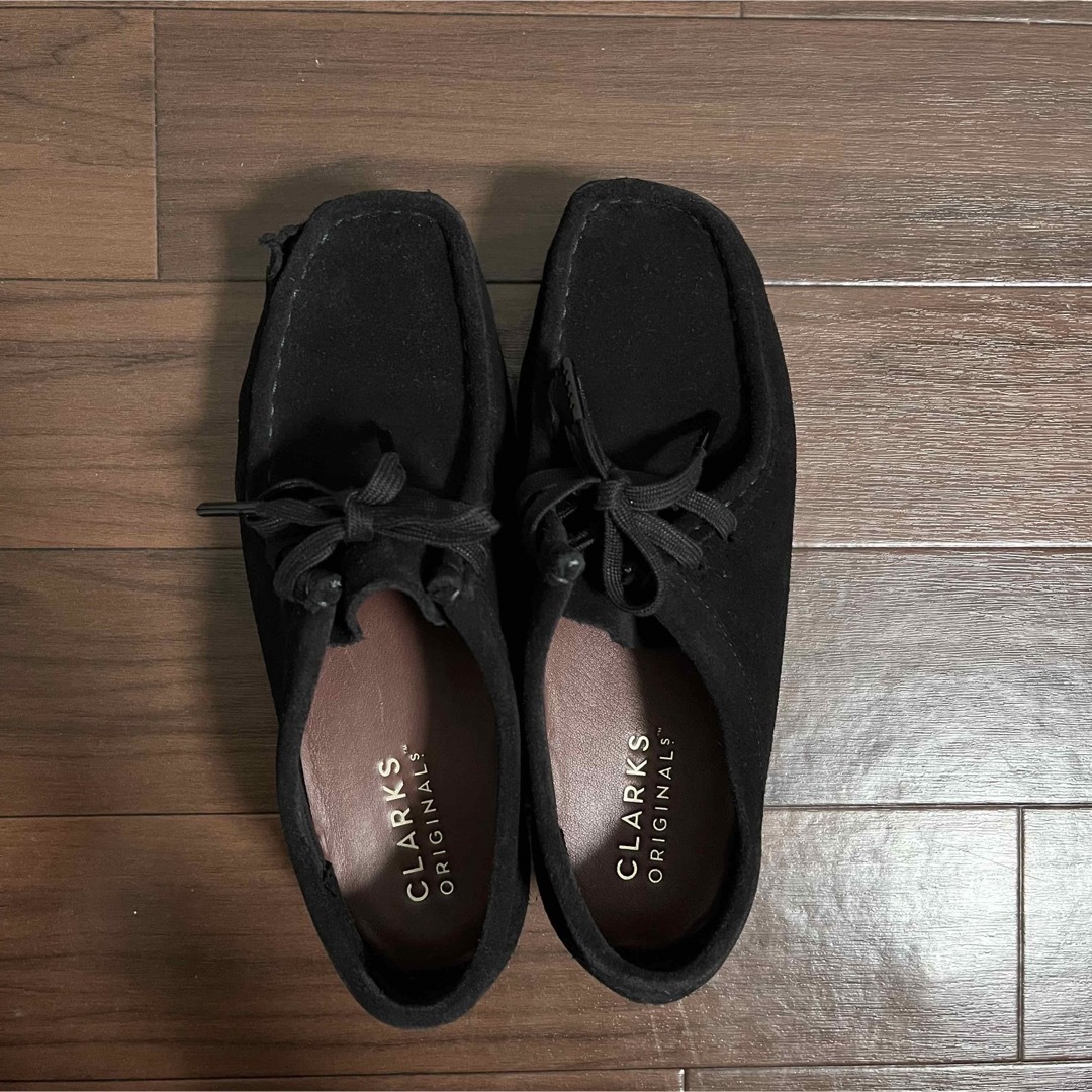 Clarks(クラークス)のclarks ワラビー　黒 レディースの靴/シューズ(ローファー/革靴)の商品写真