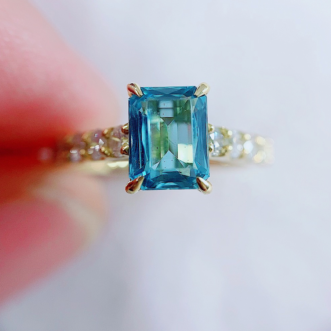 ★1.38ct★✨アクアマリン0.50ctダイヤモンドK18リング指輪 レディースのアクセサリー(リング(指輪))の商品写真