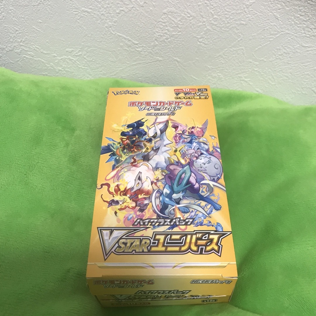 ポケモンカード　V STAR ユニバース　1BOXトレーディングカード