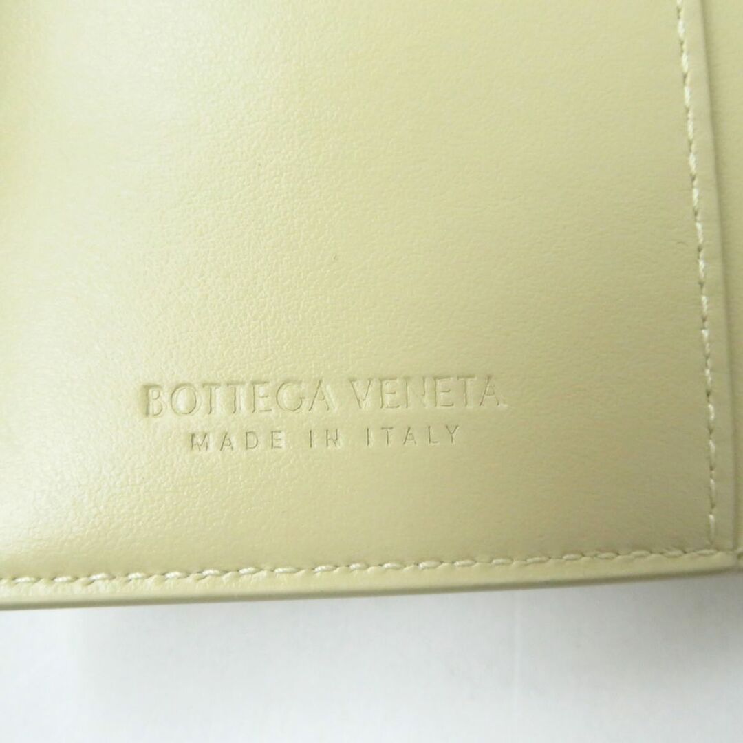 美品　BOTTEGA VENETA　二つ折り　イタリア製　レザーウォレット