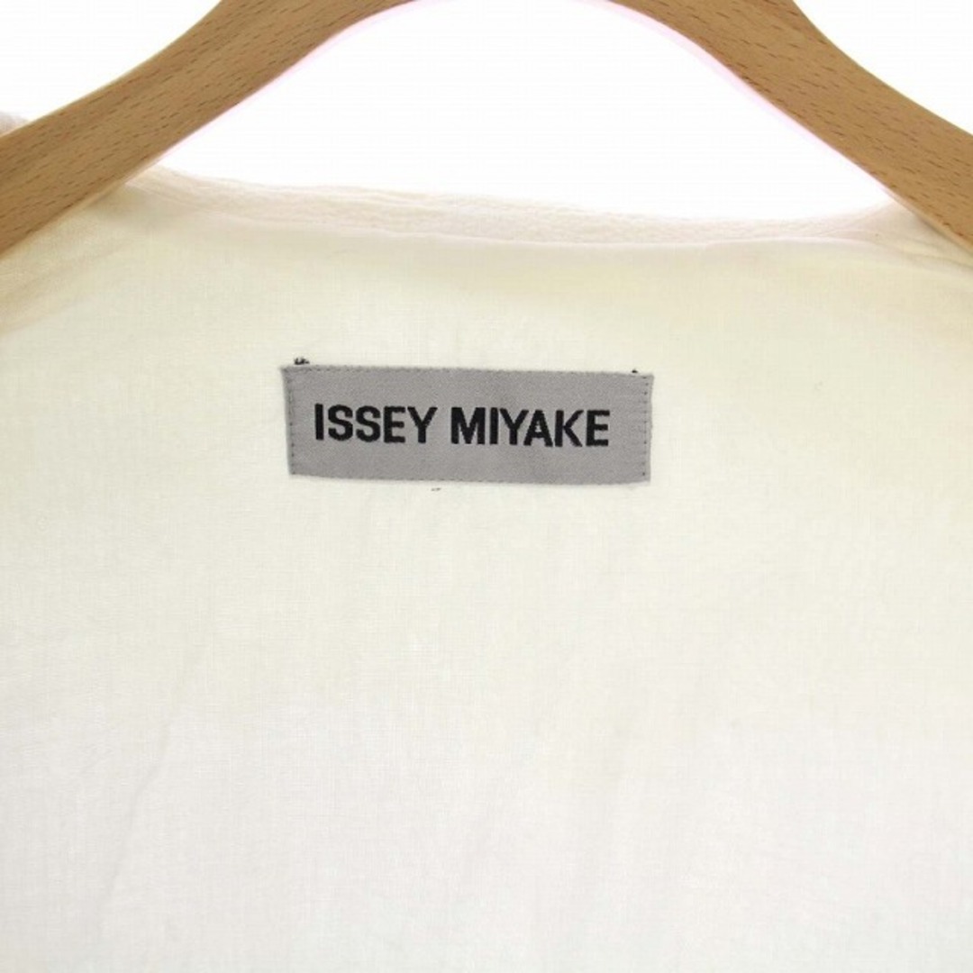 ISSEY MIYAKE(イッセイミヤケ)のイッセイミヤケ テーラードジャケット 比翼ボタン コットン 2 M 白 ホワイト レディースのジャケット/アウター(その他)の商品写真