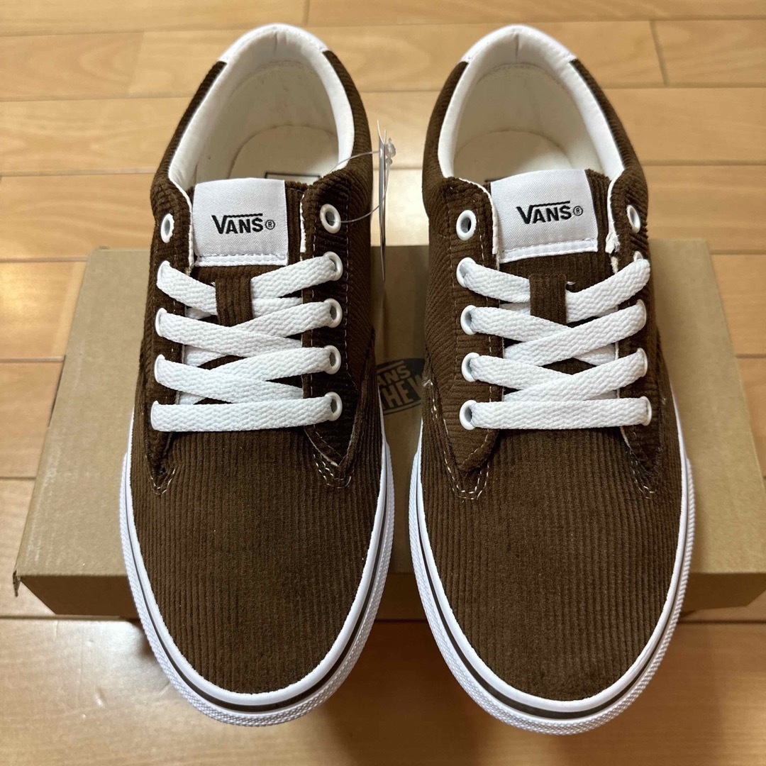 VANS(ヴァンズ)の新品　VANSバンズ　コージュロイ　レディーススニーカー　ブラウン　24cm レディースの靴/シューズ(スニーカー)の商品写真