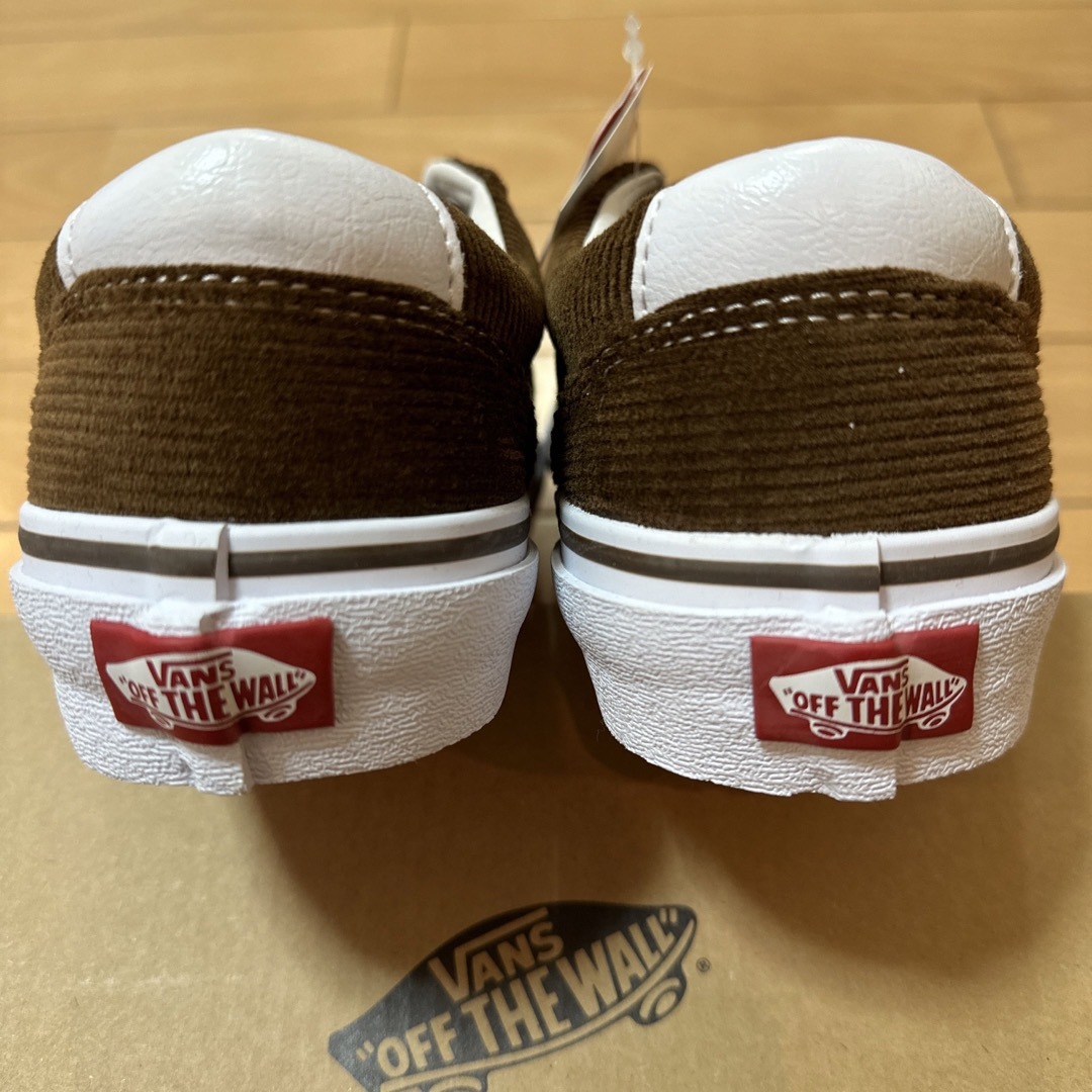 VANS(ヴァンズ)の新品　VANSバンズ　コージュロイ　レディーススニーカー　ブラウン　24cm レディースの靴/シューズ(スニーカー)の商品写真