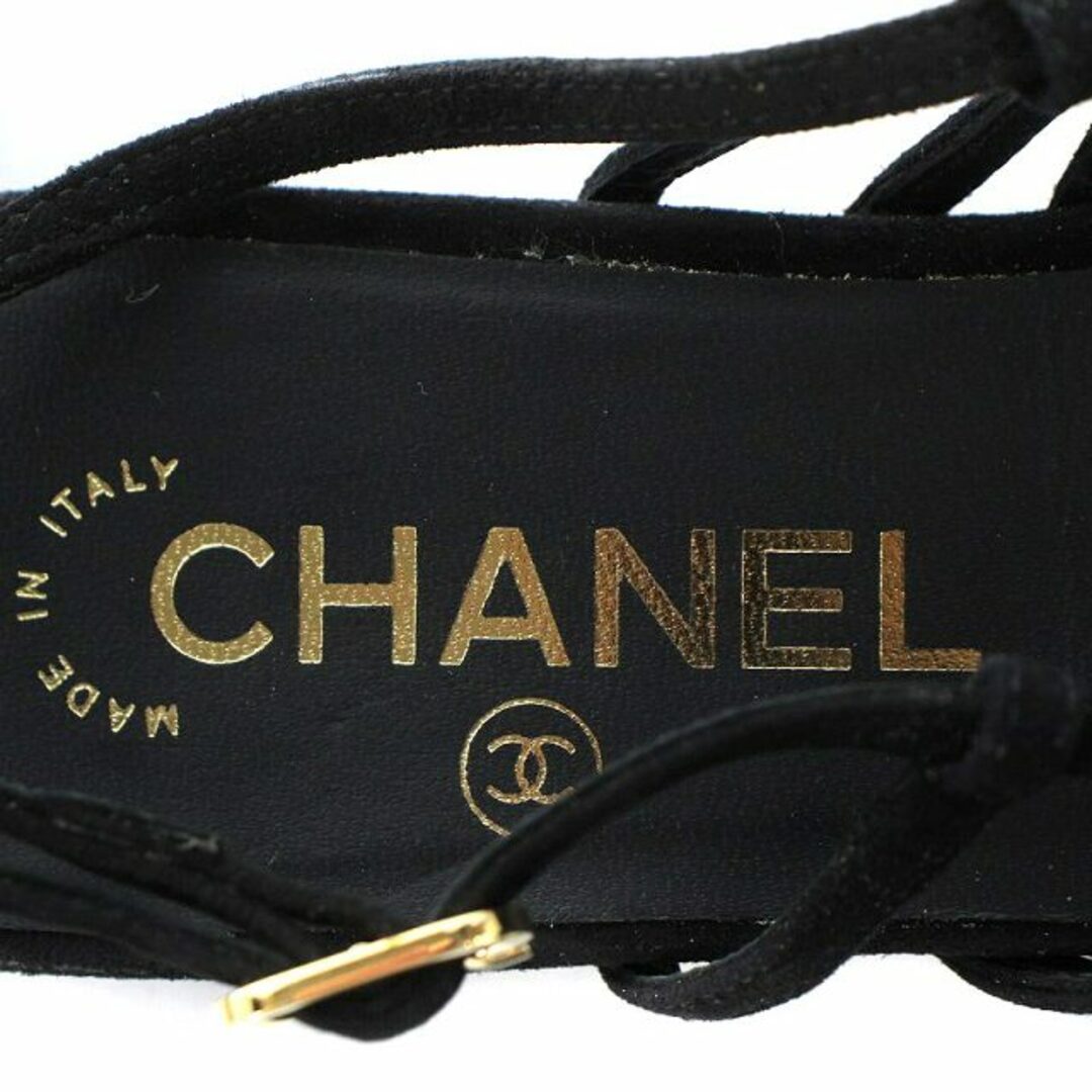 CHANEL(シャネル)のシャネル CHANEL カメリア サンダル スエード 23.5cm 黒 レディースの靴/シューズ(サンダル)の商品写真